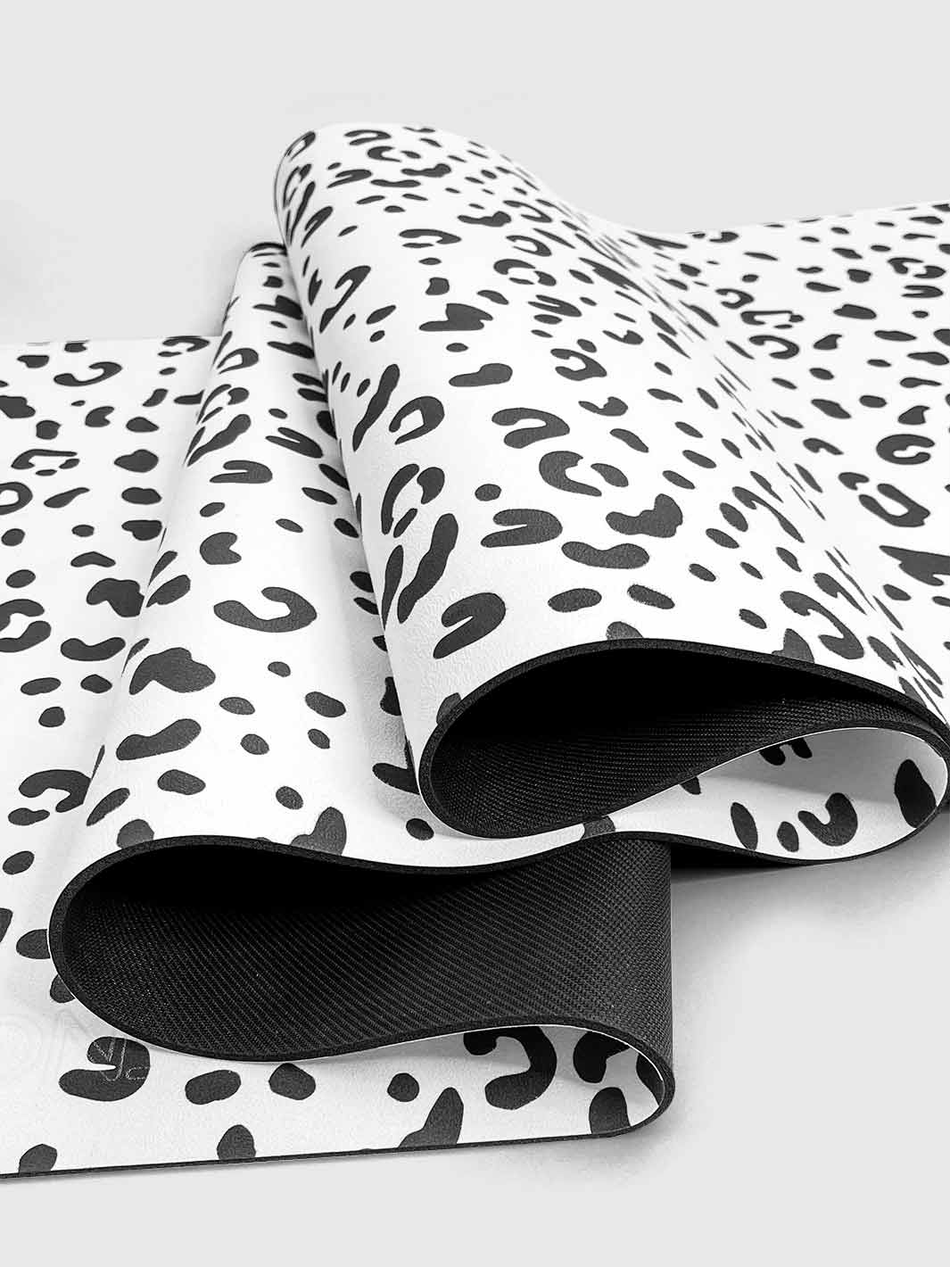 Microsuede Non-Slip Yoga Mat - Snow Leopard